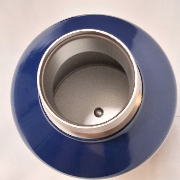 Reduce Growler 64 oz Dual-wall Vacuum Insulated Stainless Steel - Picture 3 of 6